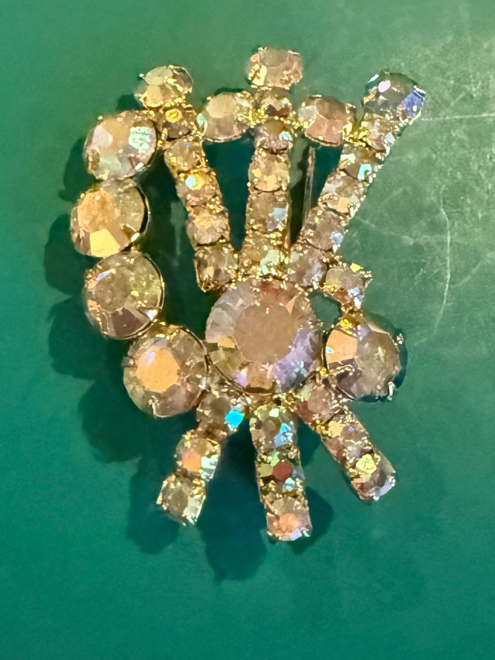 VTG Mid-Century Aurora Borealis Rhinestone Gold Tone Cluster Brooch Pin
